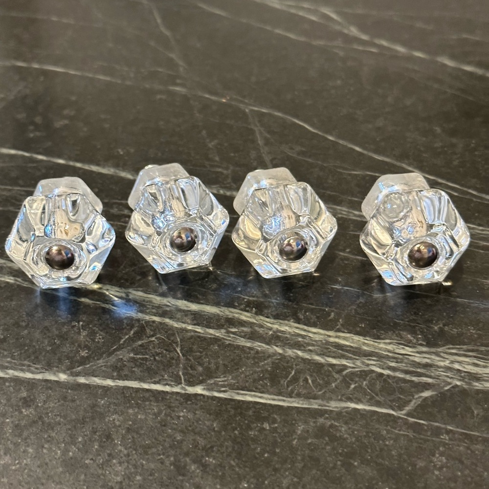 Clear Glass Cabinet Knobs - 1 1/4 inch - Set of 4